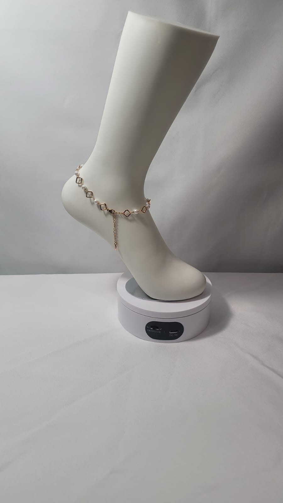 LUSTER PEARL ANKLET 10"