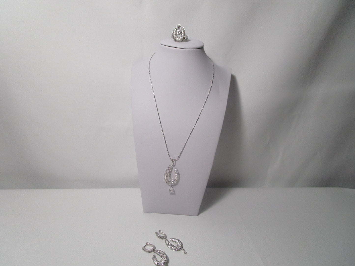 Elegant Silver set with Ring